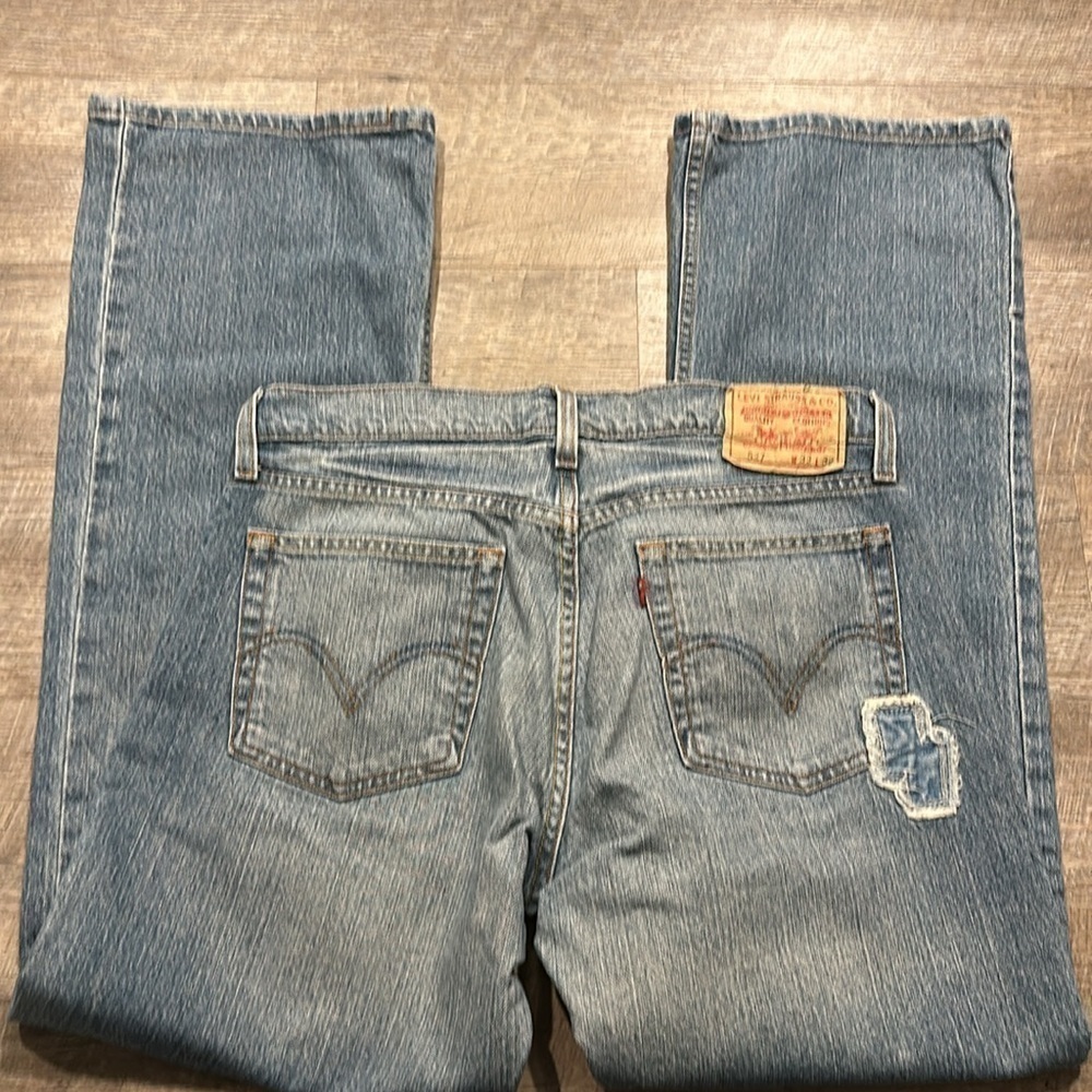 Levis R tab patched distressed Low Boot Cut 527 jeans size 33x32” - Picture 7 of 12